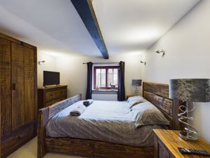 Bedroom- click for photo gallery